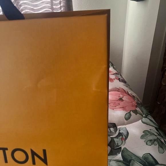 Large Louis Vuitton shopping totes - Picture 5 of 5